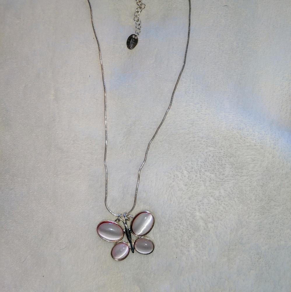 Butterfly - Faux Pearl - Necklace y Claire's